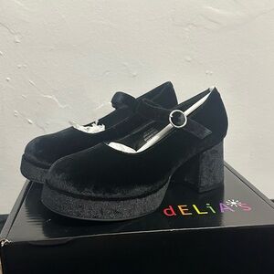 dELiA*s Black Platform Mary Jane Heels